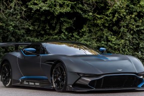 开云体育在线登入-澳大利亚接力队冲线瞬间点燃赛场，澳大利亚女子游泳接力队员