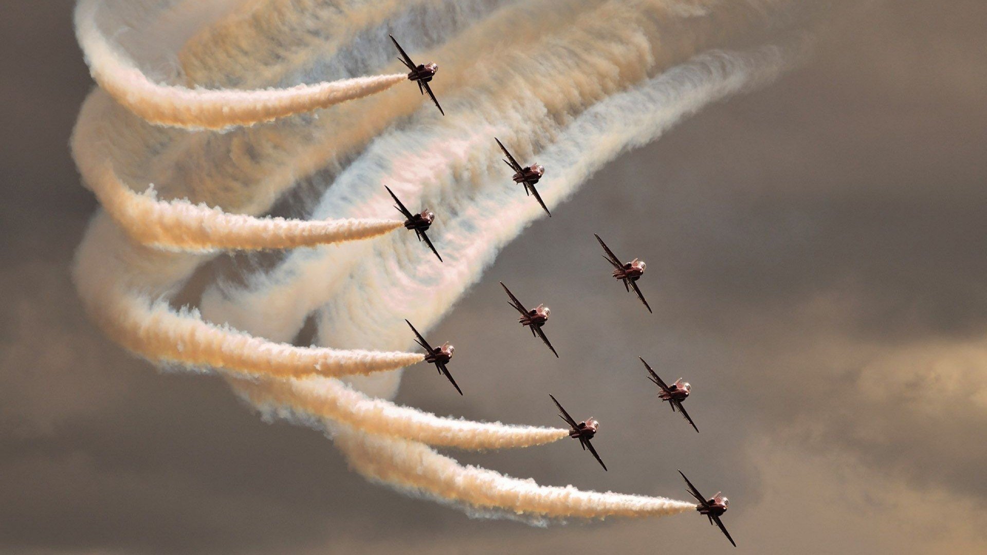 国际足球界推动裁判国际资格互认,提升执法水平,国际知名足球裁判