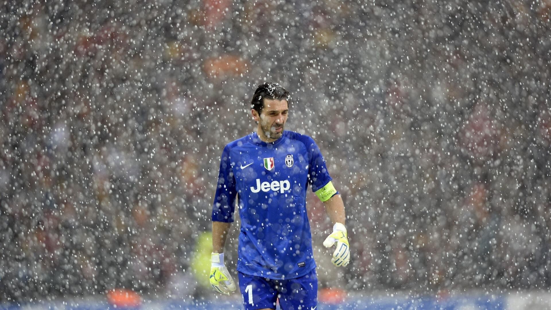 橄榄球冠军锦标赛：南半球四强争霸战进入高潮，橄榄球男子金牌赛